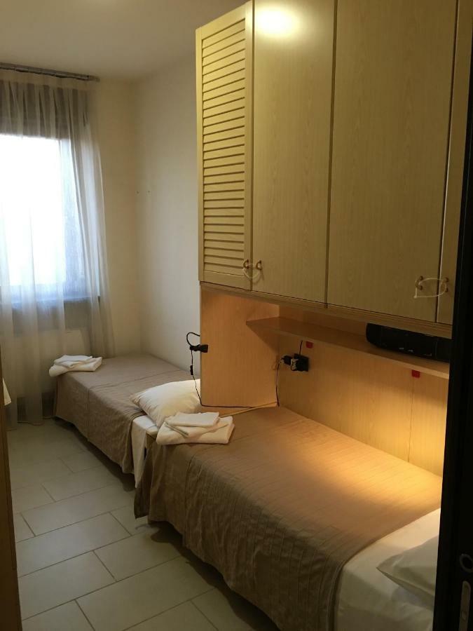Suite Carpiano Melegnano Exterior foto